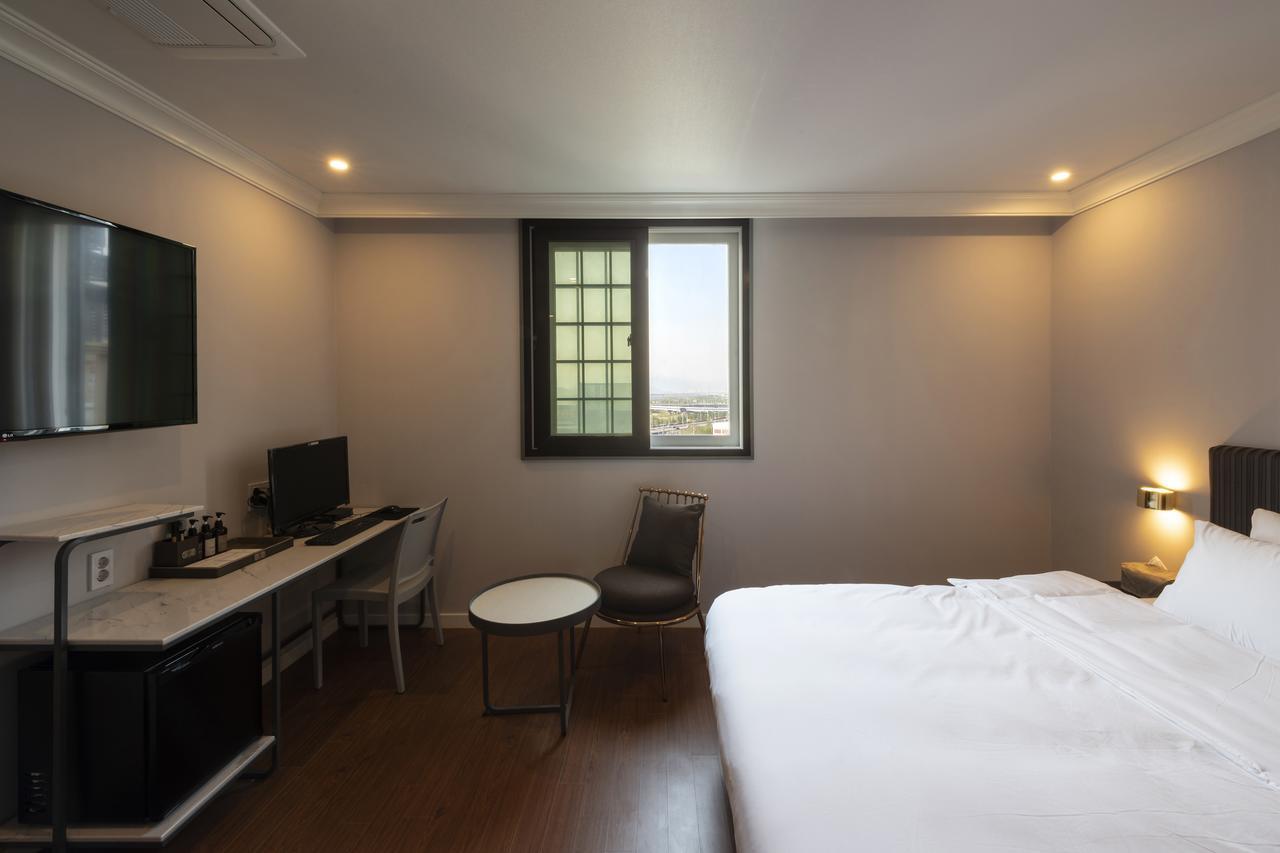Brown-Dot Hotel Gupo Busan Exterior photo